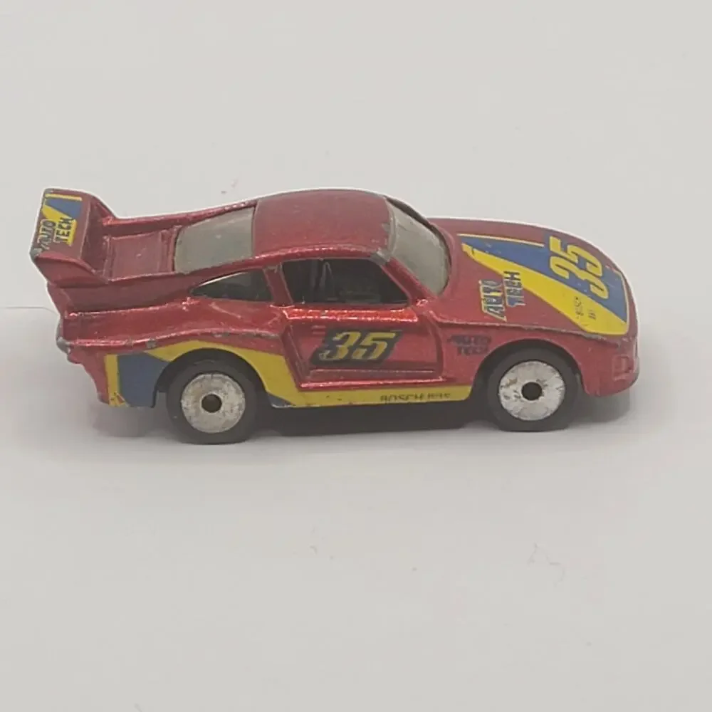 Matchbox Racing Porsche 935 #10 Elf 1983 Red 1:57 Made in Macau 1986-88